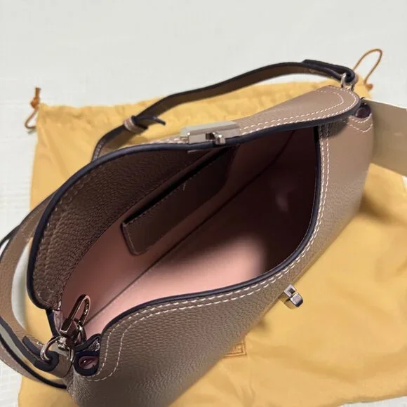 T-Lock grained-leather clutch taupe - Picture 8 of 8